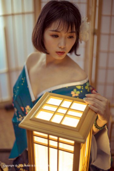 巨型蜥蜴吃掉婴儿